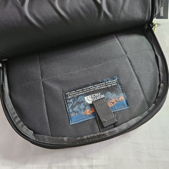 THE NORTH FACE WOMEN'S BOREALIS LUXE BACKPACK TNF BLACK/SNSPRT - Picture 4 of 9